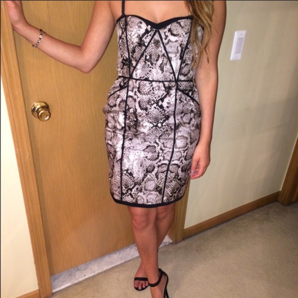 BCBG DRESS - Picture 2 of 6